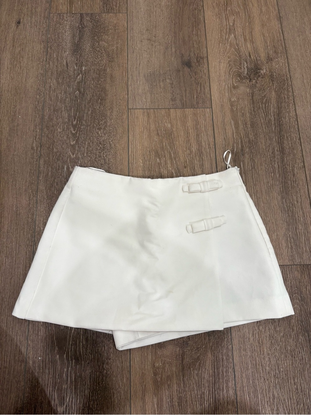 Zara white mini skort with bows in XS #miniskirt #bows